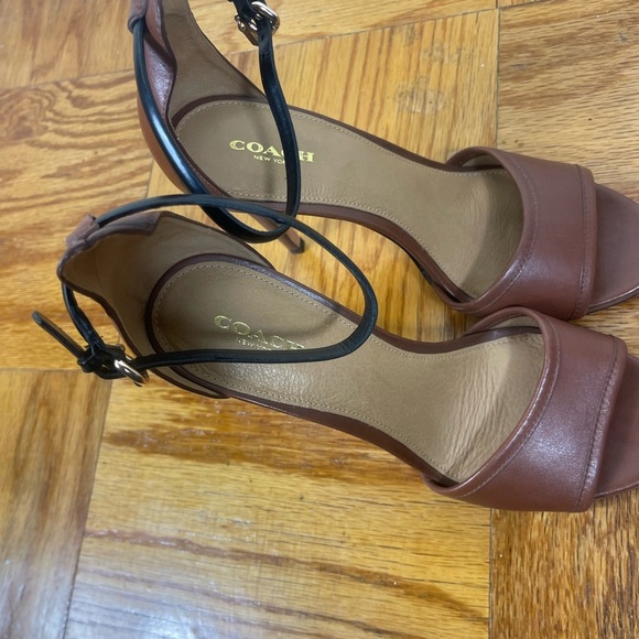 Coach “Juliette” Heels size 8.5B - Picture 4 of 6